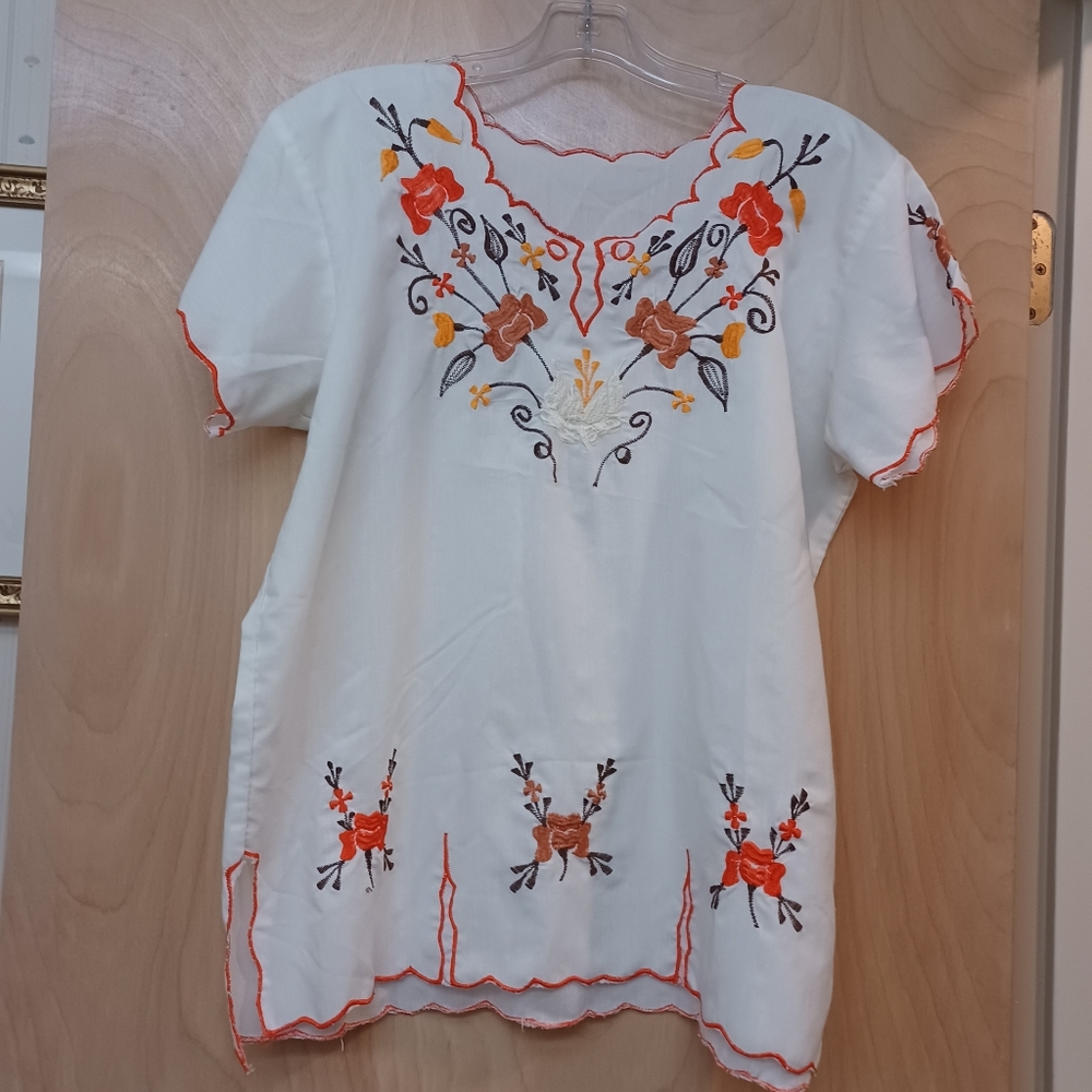 White Boho Embroidered Vintage Top - Picture 11 of 12